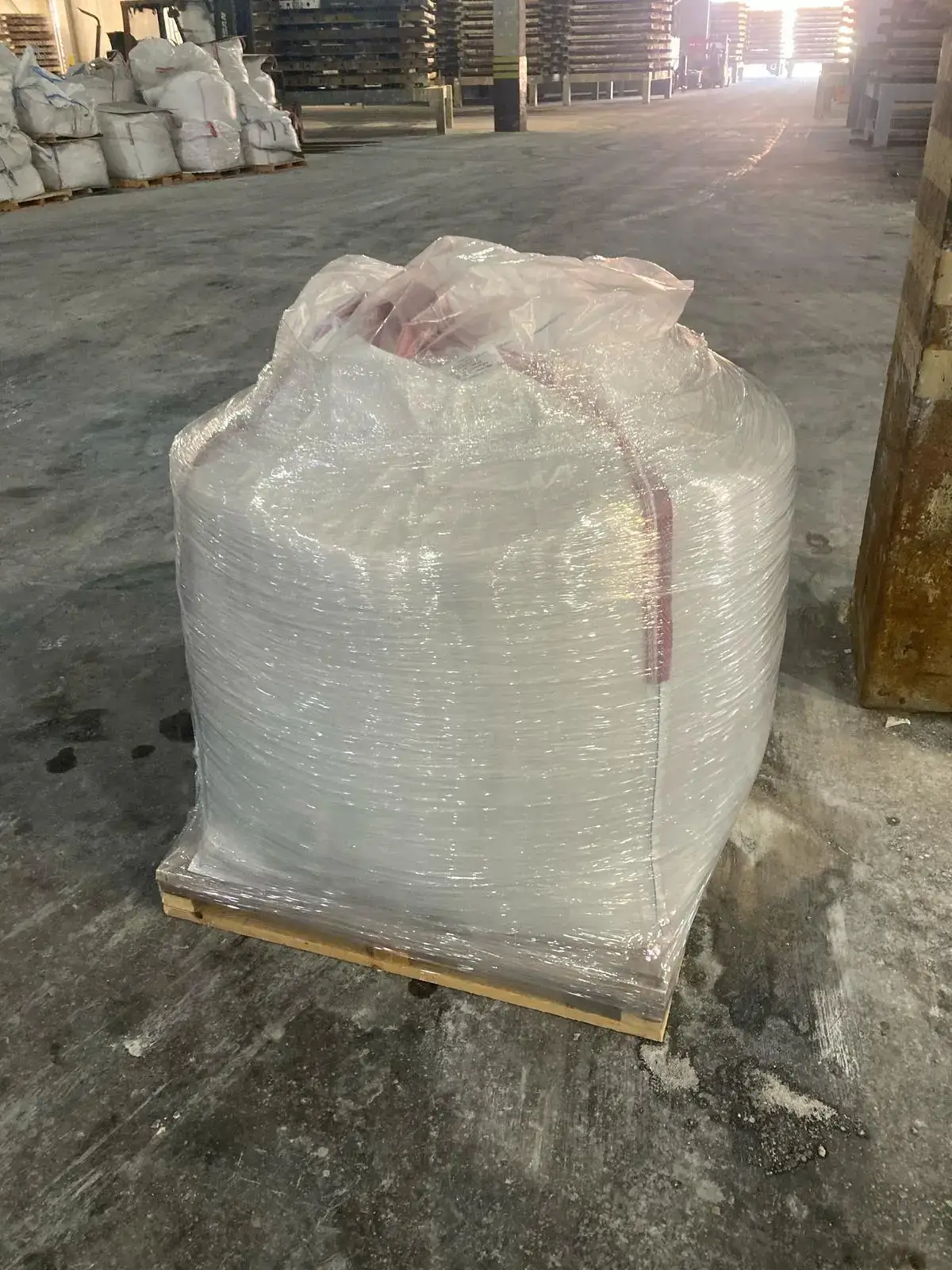 1 MT shrink-wrapped big bag of sodium bisulfate on pallet ready for export – Bortera supplier
